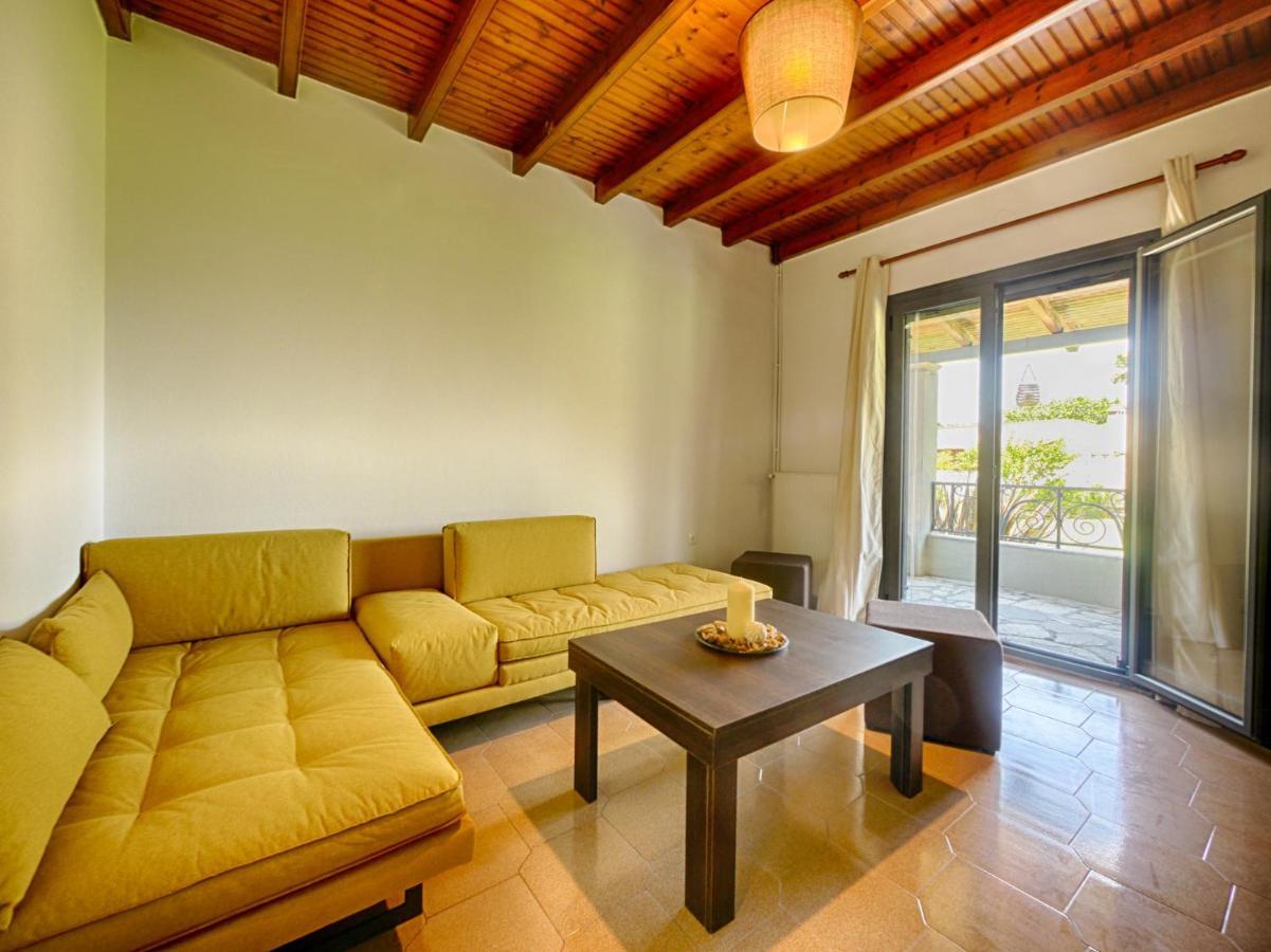 Cozy Family Friendly Apartment With Large Garden Close To Beaches - Dirella Kynopiástai Extérieur photo